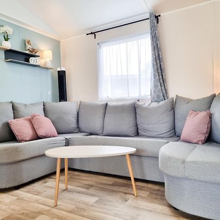 Prachtig Chalet Ok50 D12 Op Familiecamping Oostkapelle Eksteriør bilde