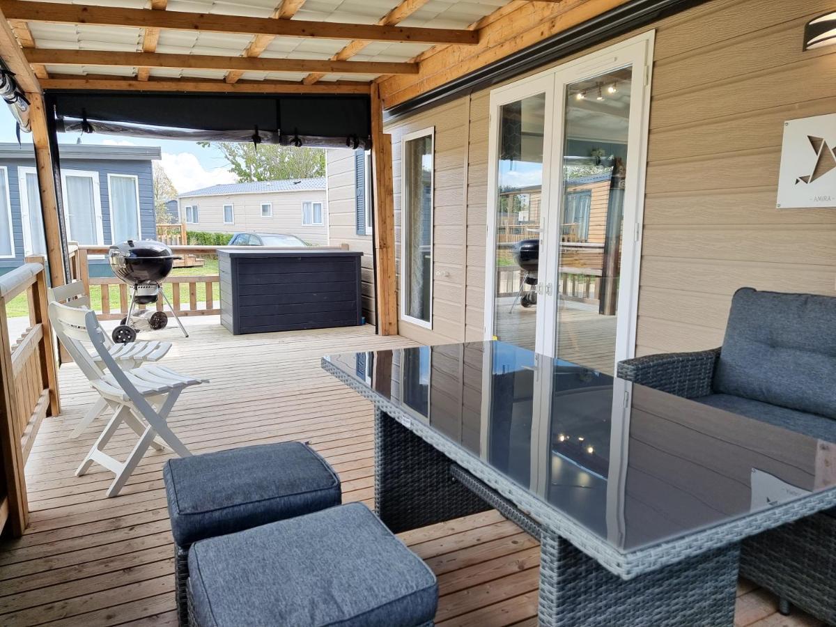 Prachtig Chalet Ok50 D12 Op Familiecamping Oostkapelle Eksteriør bilde